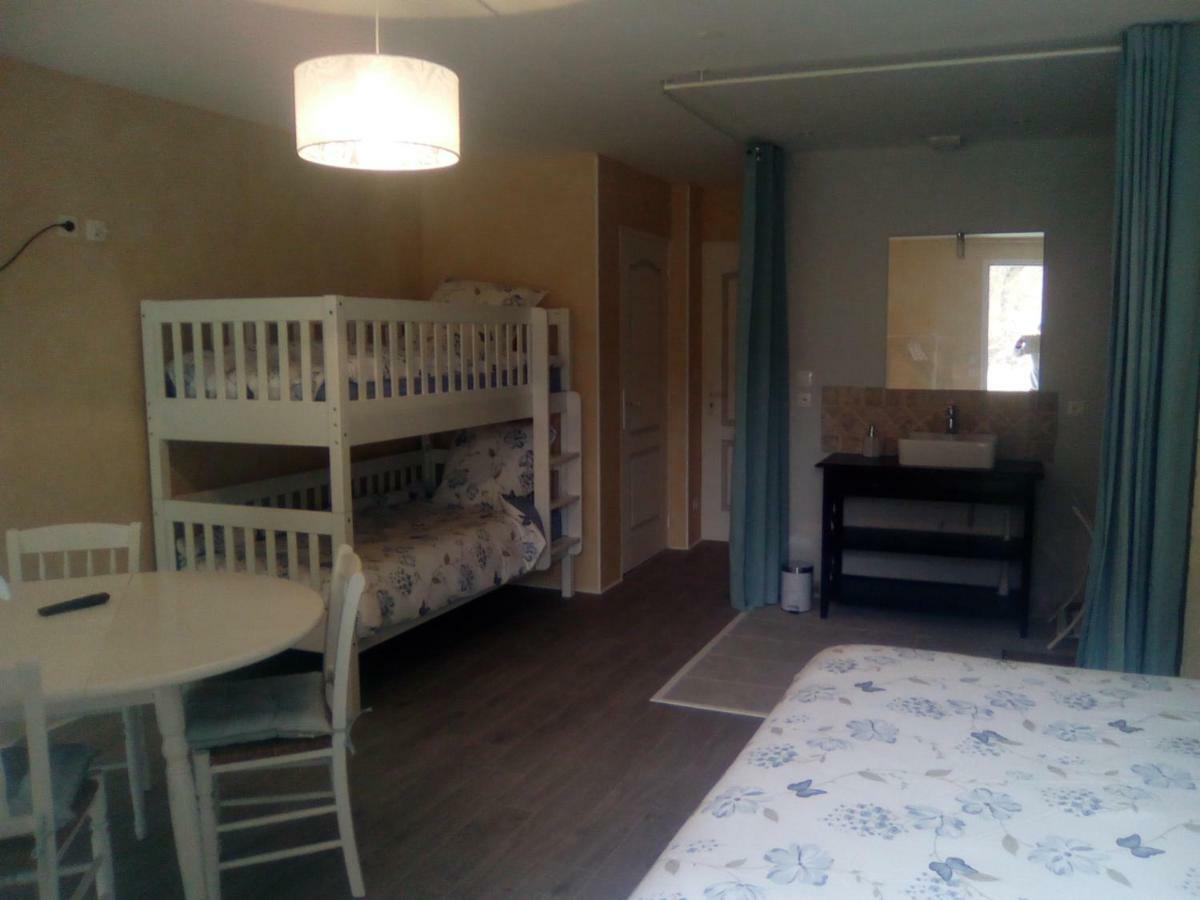 Chambre D'Hotes - Le Safran Du Val D'Or Anneyron 外观 照片